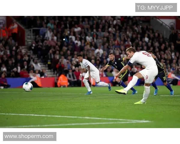 足球明星精彩射点球瞬间的高清图片展示与分析